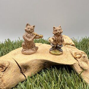 Vintage Wade Whimsies Nursey Rhyme Puss in Boots/Cat Fiddle Figurines